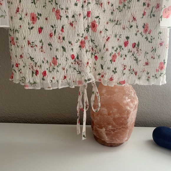 Super cute white flower dress. - Picture 3 of 6